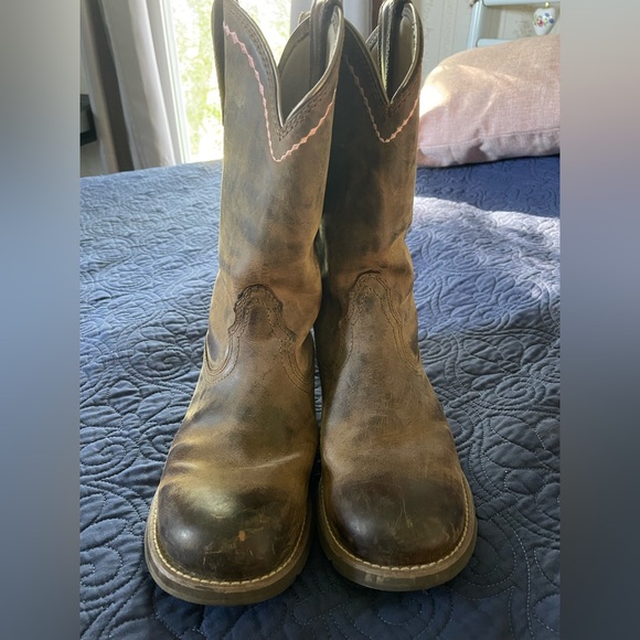 Ariat leather boots, women’s 9 - Picture 3 of 6